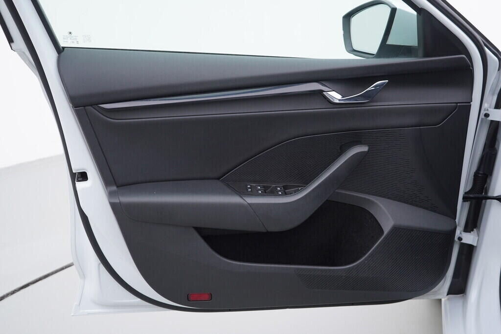 OV190V08360_19.webp_OCTAVIA Bussines 2.0 TDI 85 kW automat, DPH