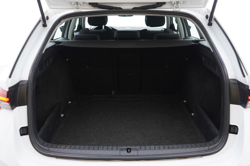 OV190V08360_39.webp_OCTAVIA Bussines 2.0 TDI 85 kW automat, DPH