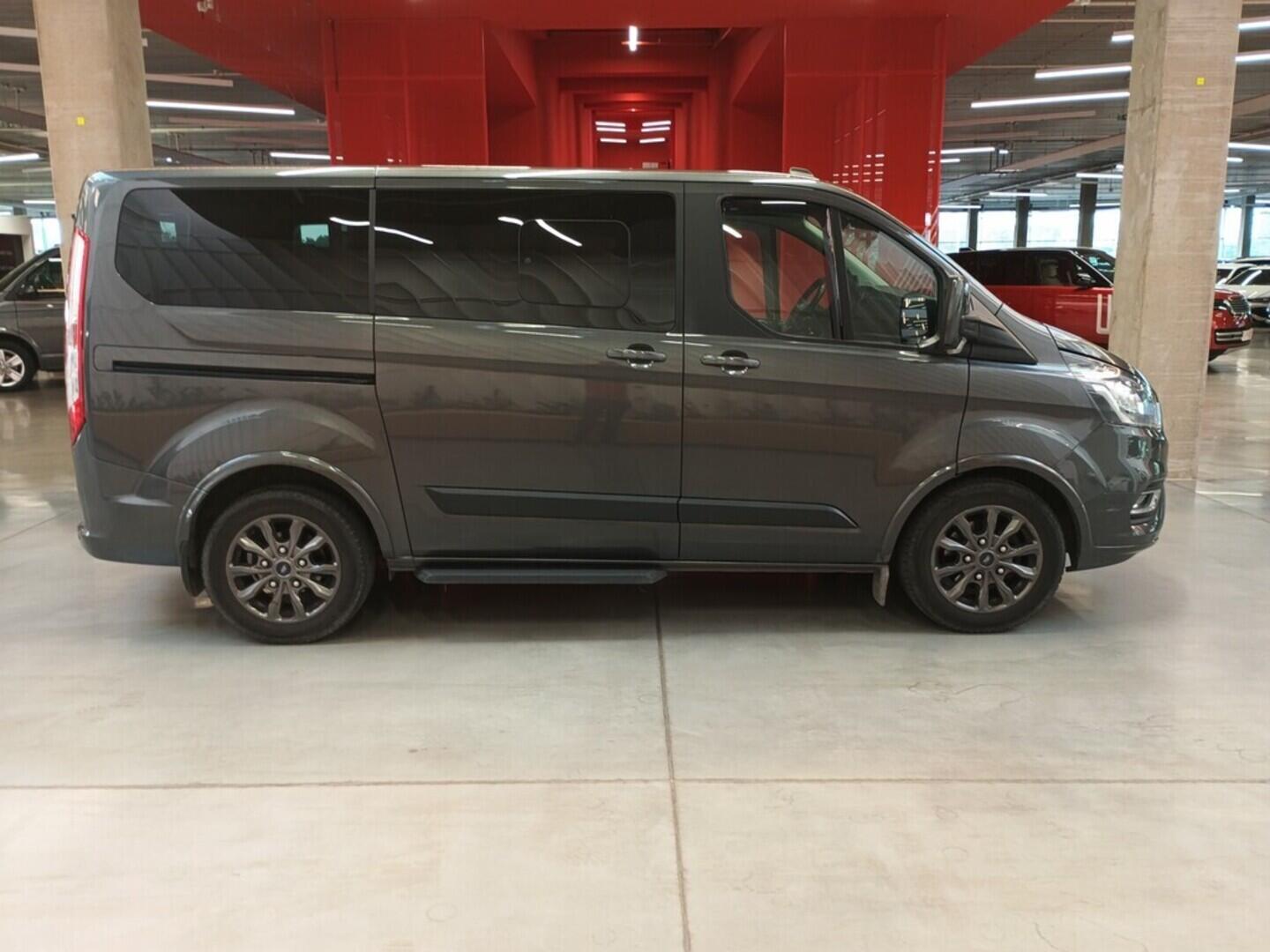 OV190V08363_16.webp_TOURNEO CUSTOM  2.0  77 kW manuál