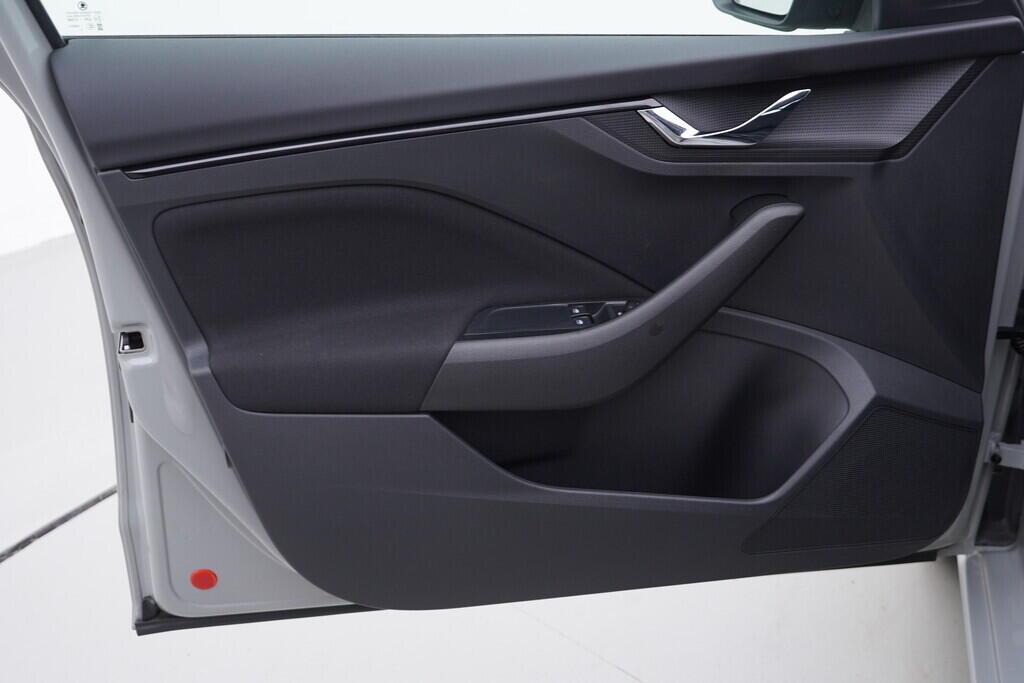 OV190V08365_19.webp_SCALA Ambition 1.0 TSI 81 kW manuál, DPH