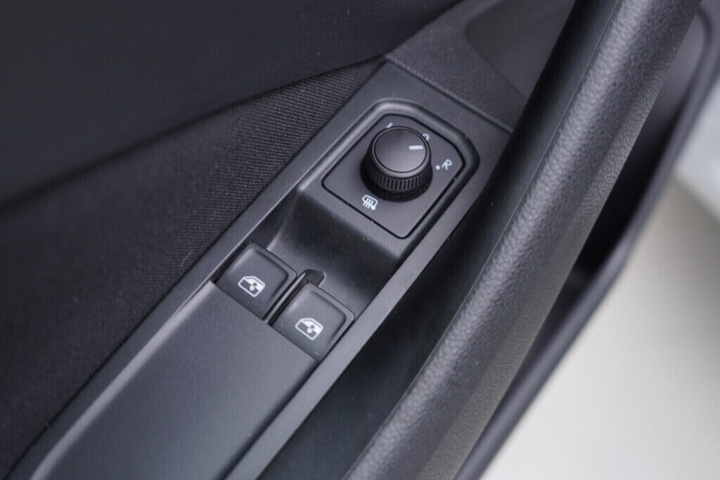 OV190V08365_20.webp_SCALA Ambition 1.0 TSI 81 kW manuál, DPH