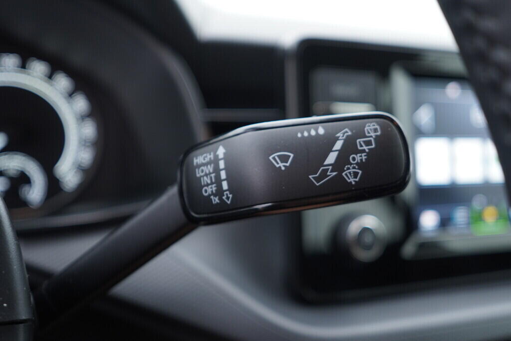 OV190V08365_24.webp_SCALA Ambition 1.0 TSI 81 kW manuál, DPH