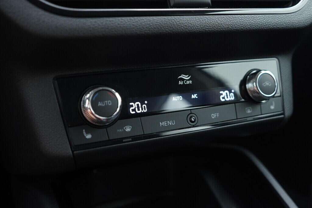 OV190V08365_30.webp_SCALA Ambition 1.0 TSI 81 kW manuál, DPH