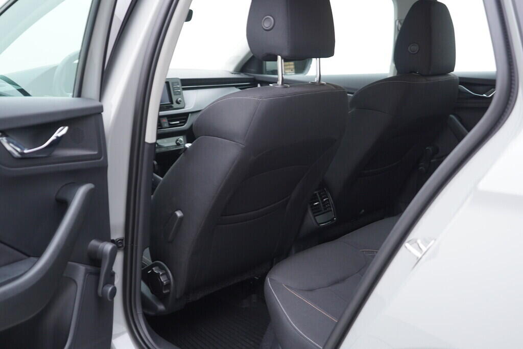 OV190V08365_32.webp_SCALA Ambition 1.0 TSI 81 kW manuál, DPH