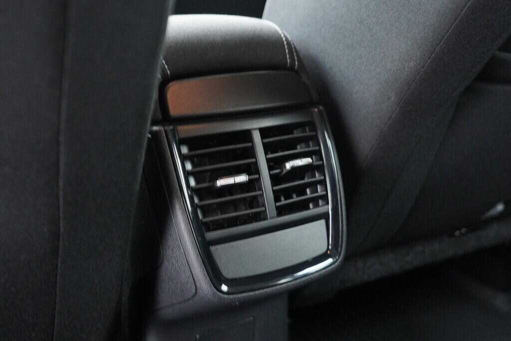 OV190V08365_33.webp_SCALA Ambition 1.0 TSI 81 kW manuál, DPH