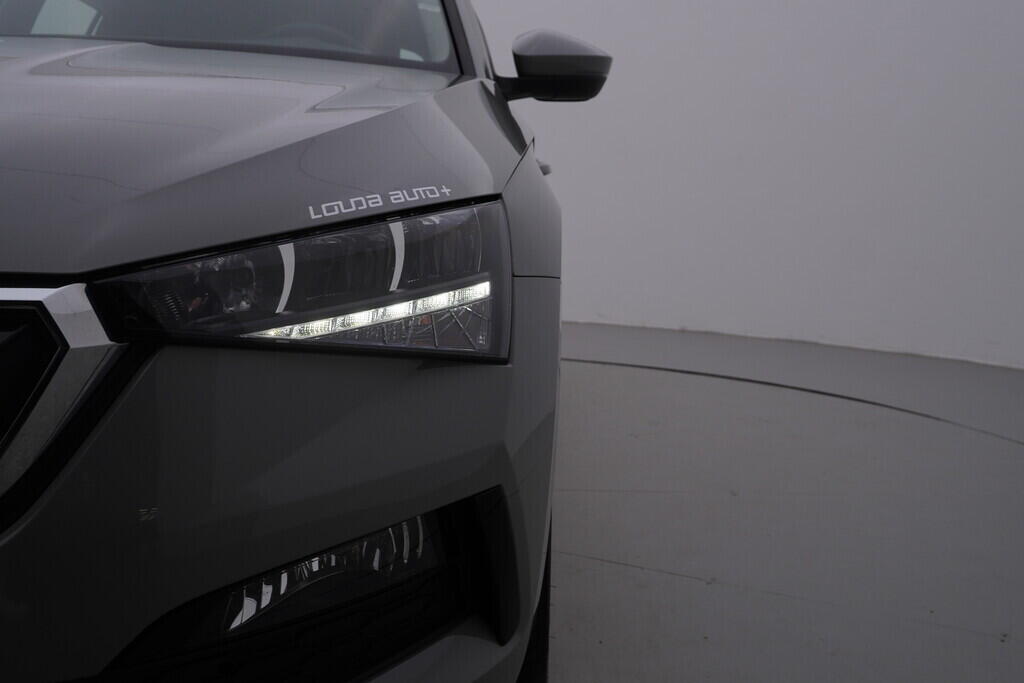 OV190V08365_40.webp_SCALA Ambition 1.0 TSI 81 kW manuál, DPH