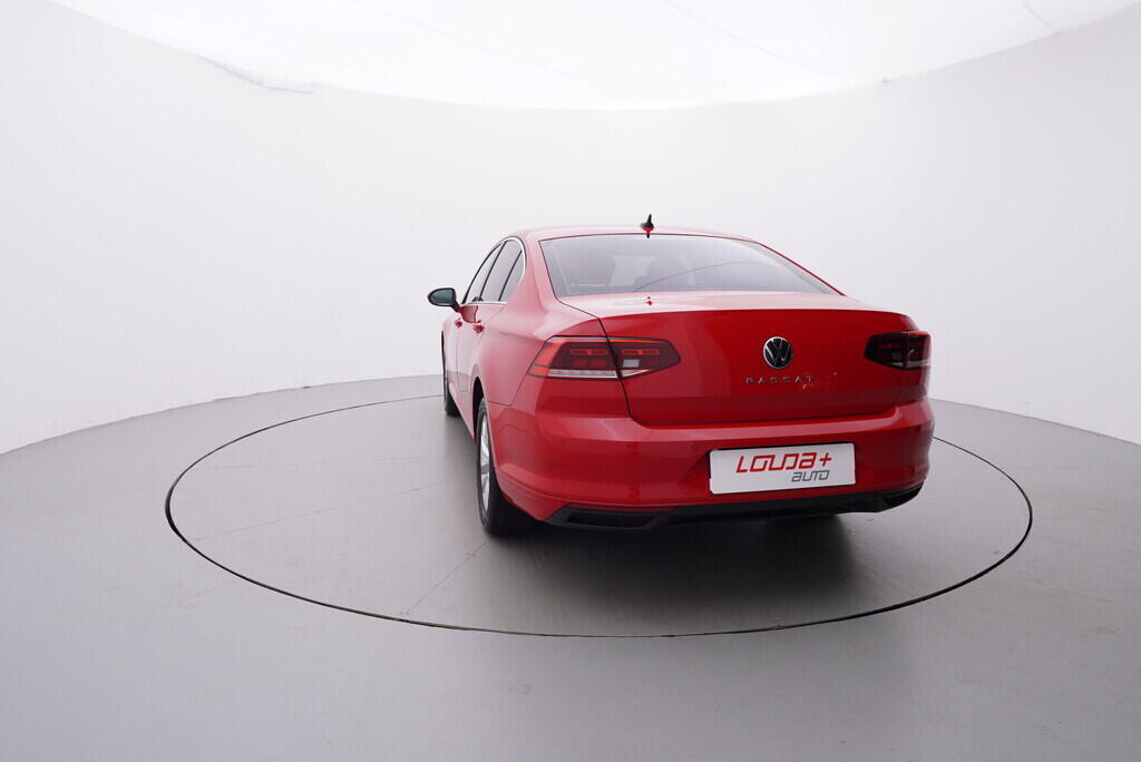 OV190V08368_13.webp_PASSAT Business 2.0 TDI 110 kW manuál, DPH