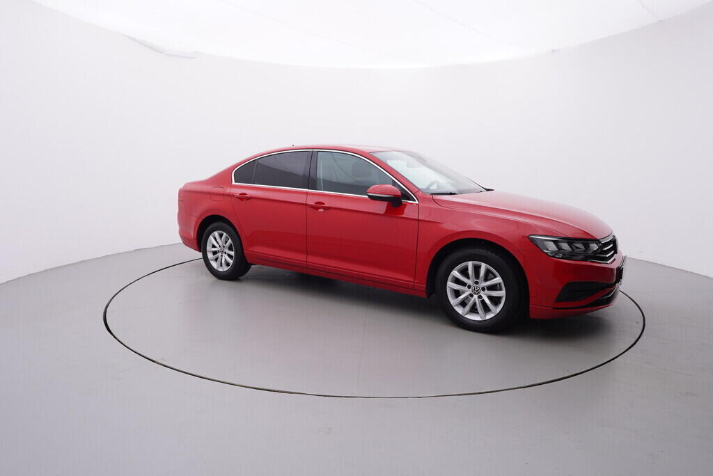 OV190V08368_16.webp_PASSAT Business 2.0 TDI 110 kW manuál, DPH