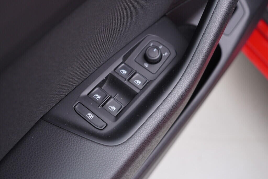 OV190V08368_20.webp_PASSAT Business 2.0 TDI 110 kW manuál, DPH