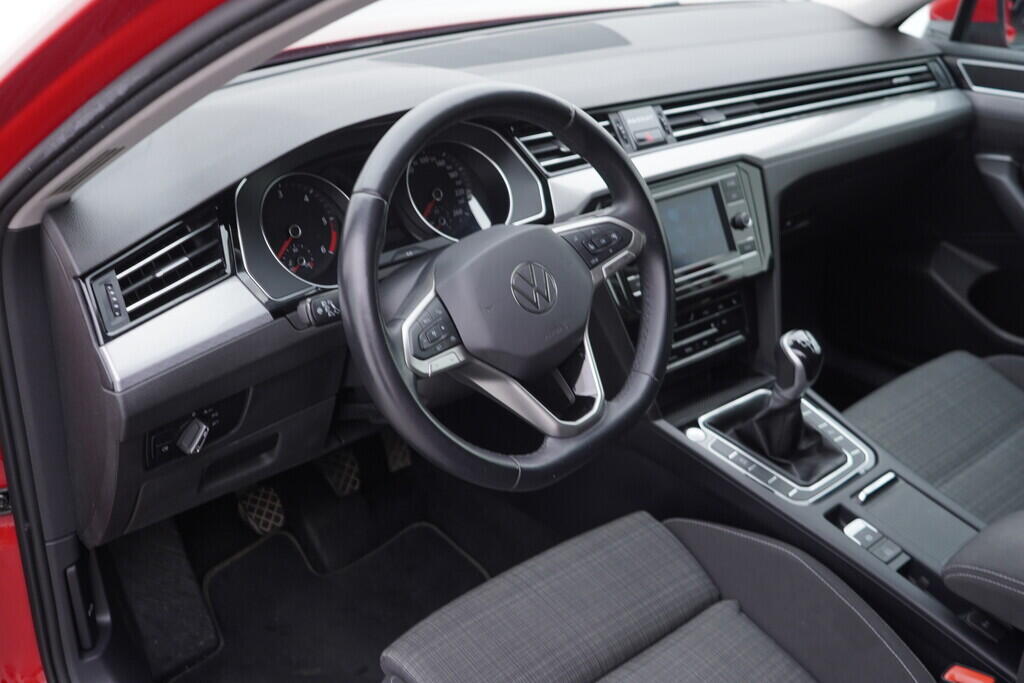 OV190V08368_21.webp_PASSAT Business 2.0 TDI 110 kW manuál, DPH