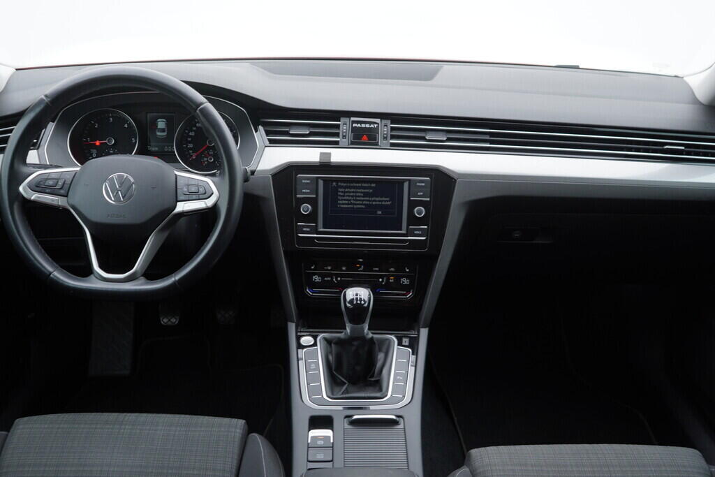 OV190V08368_26.webp_PASSAT Business 2.0 TDI 110 kW manuál, DPH