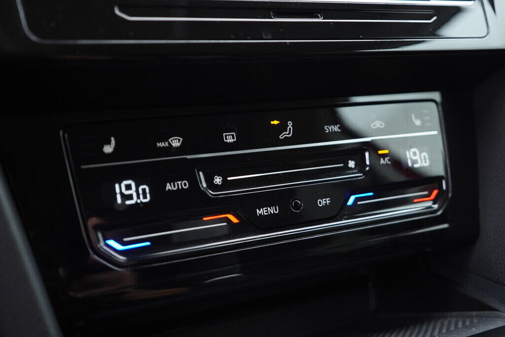 OV190V08368_31.webp_PASSAT Business 2.0 TDI 110 kW manuál, DPH