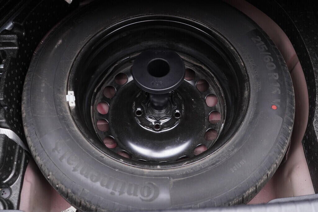 OV190V08368_39.webp_PASSAT Business 2.0 TDI 110 kW manuál, DPH