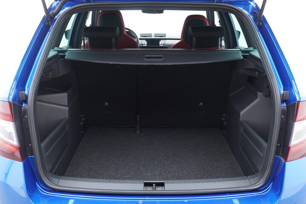 OV190V08383_35.webp_FABIA Monte Carlo 1.0 TSI 81 kW manuál
