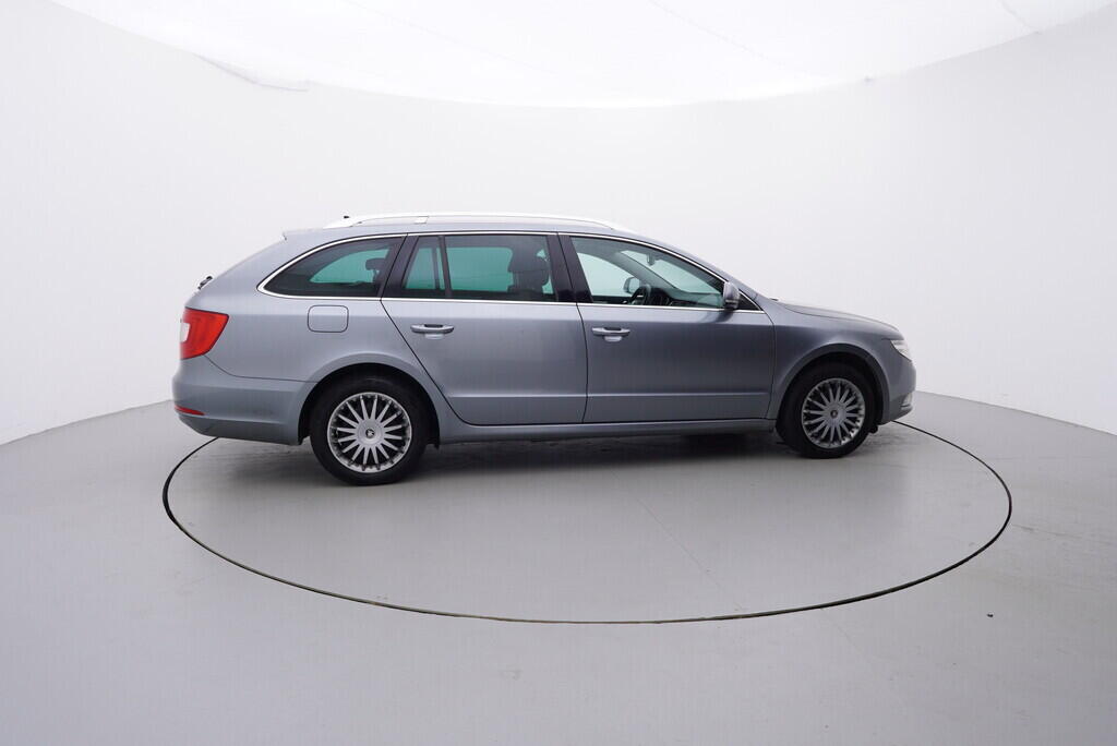 OV190V08396_15.webp_SUPERB Ambition 2.0 TDI 103 kW manuál