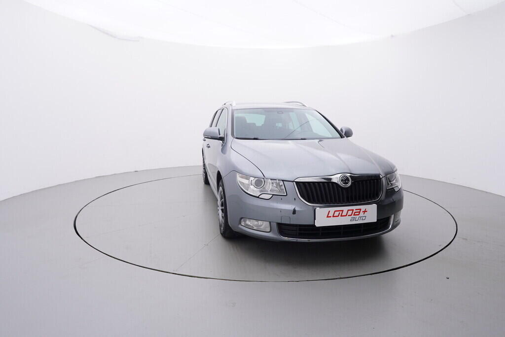 OV190V08396_17.webp_SUPERB Ambition 2.0 TDI 103 kW manuál