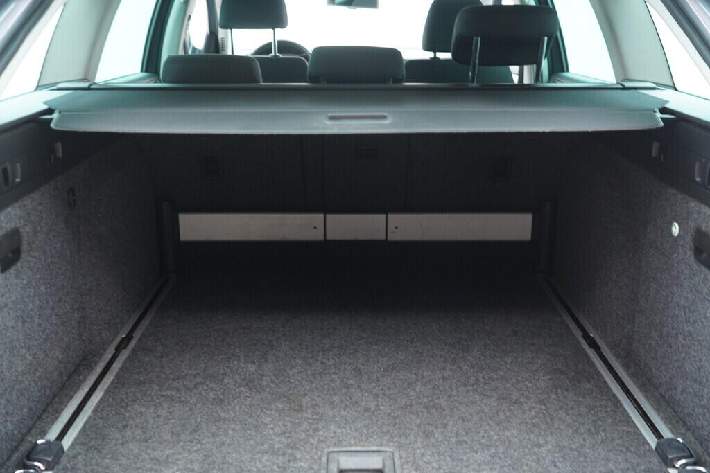 OV190V08396_34.webp_SUPERB Ambition 2.0 TDI 103 kW manuál