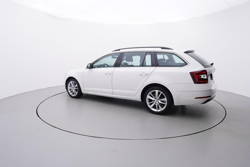 OV190V08412_12.webp_OCTAVIA Style 1.5 TSI 110 kW manuál, DPH