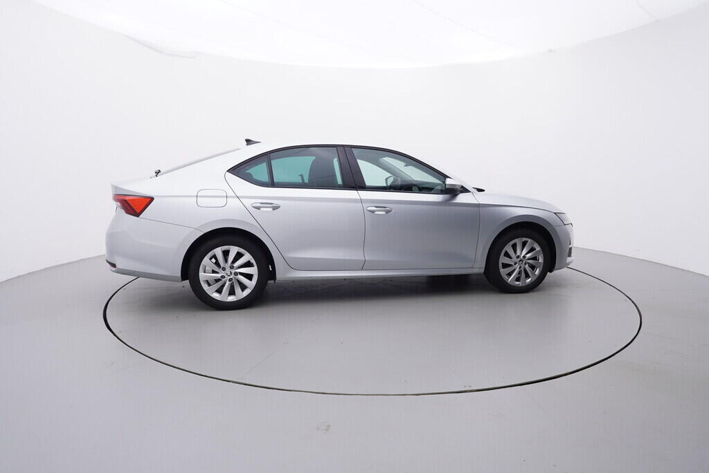 OV190V08415_15.webp_OCTAVIA Selection 1.5 TSI 110 kW manuál, DPH