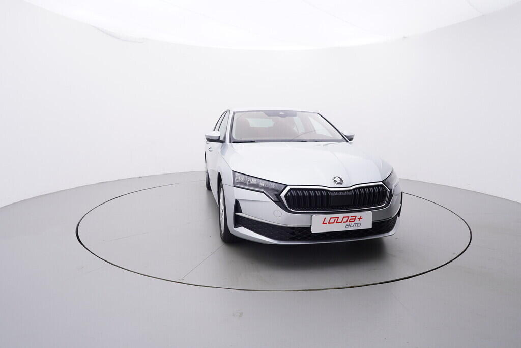 OV190V08415_17.webp_OCTAVIA Selection 1.5 TSI 110 kW manuál, DPH