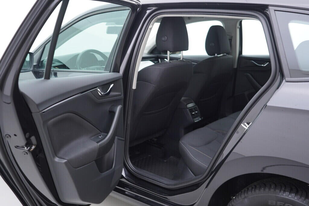 OV190V08416_32.webp_SCALA Ambition 1.0 TSI 81 kW automat, DPH