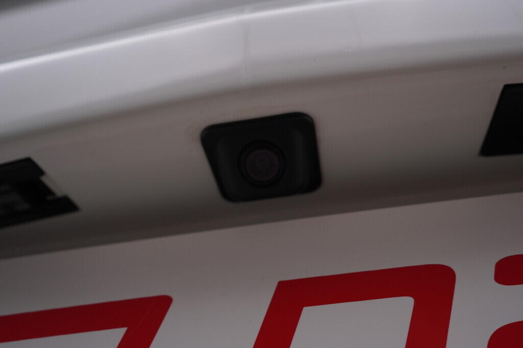 OV190V08422_41.webp_INSIGNIA Cosmo 2.0  120 kW manuál