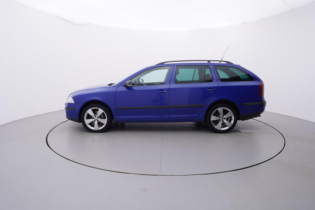 OV190V08426_11.webp_OCTAVIA Elegance 2.0 TDI 103 kW manuál