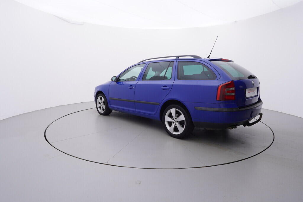 OV190V08426_13.webp_OCTAVIA Elegance 2.0 TDI 103 kW manuál