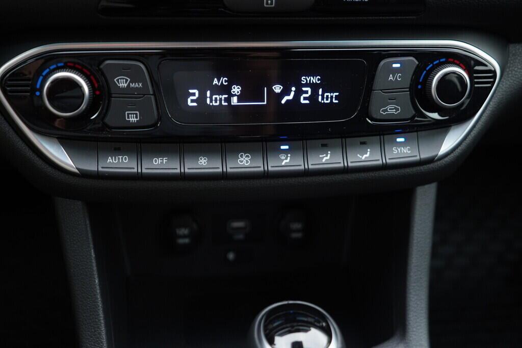 OV190V08429_37.webp_I30 SMART NAV 1.5 TGDI 118 kW automat