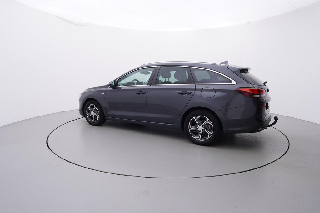 OV190V08431_12.webp_I30 Smart nav 1.5  117 kW manuál