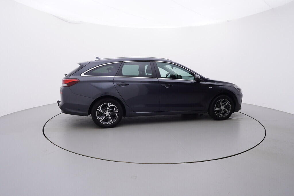 OV190V08431_15.webp_I30 Smart nav 1.5  117 kW manuál