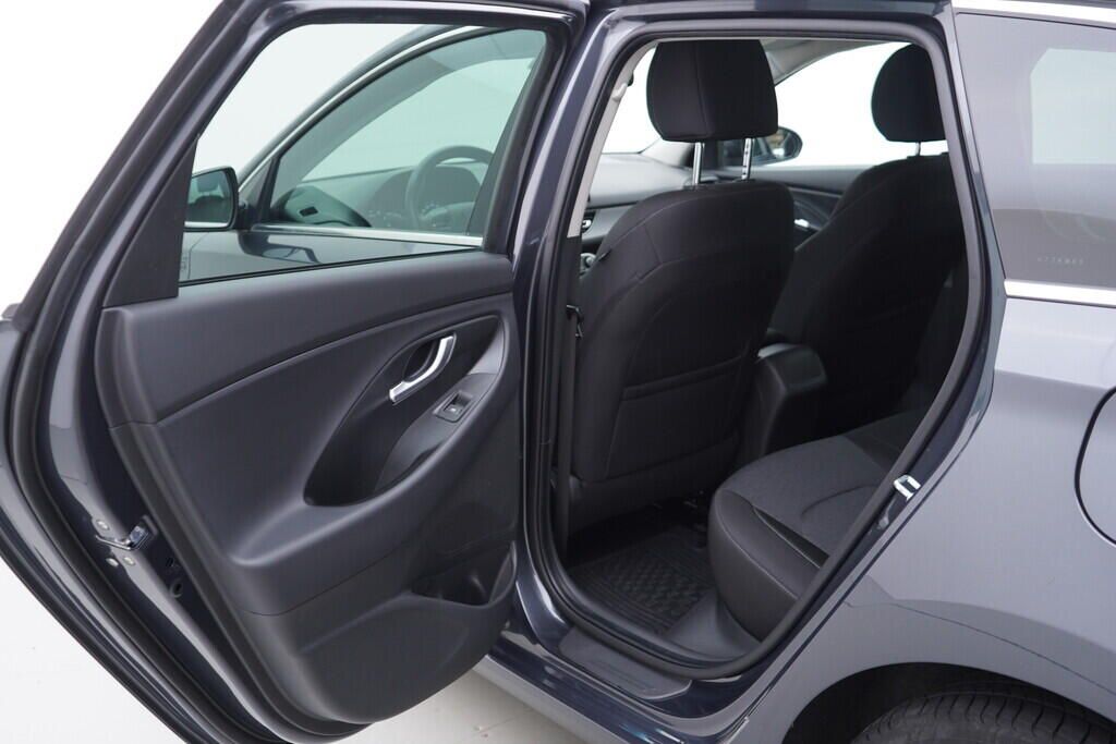 OV190V08431_33.webp_I30 Smart nav 1.5  117 kW manuál