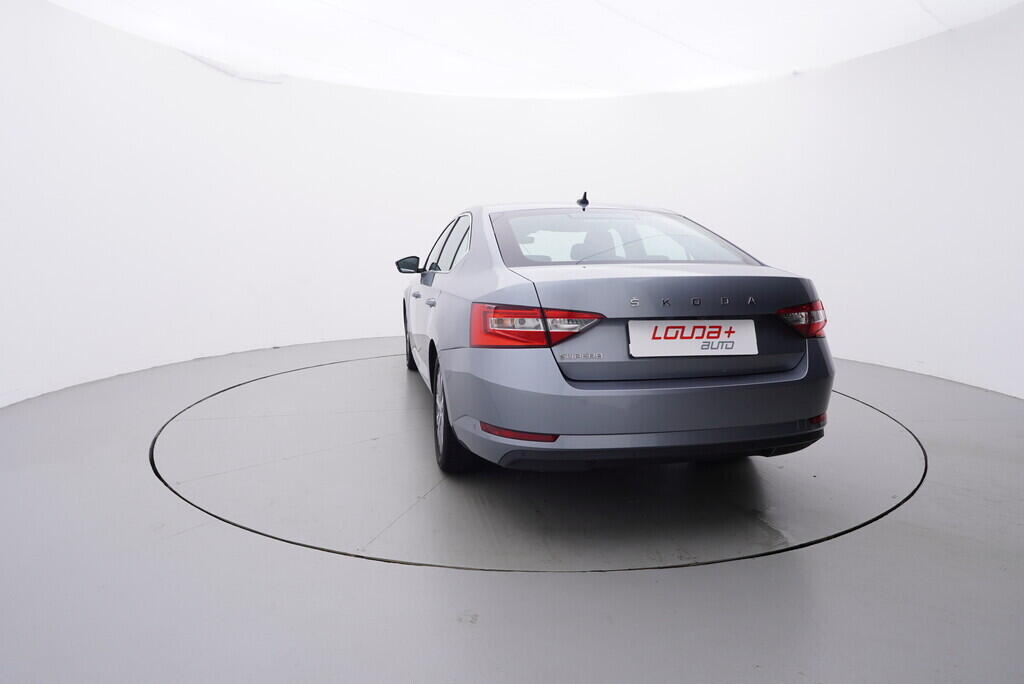 OV190V08442_13.webp_SUPERB Style 2.0 TSI 140 kW automat