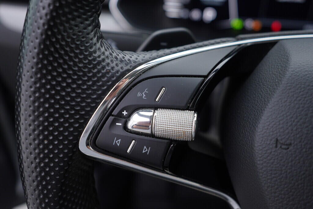 OV190V08442_27.webp_SUPERB Style 2.0 TSI 140 kW automat