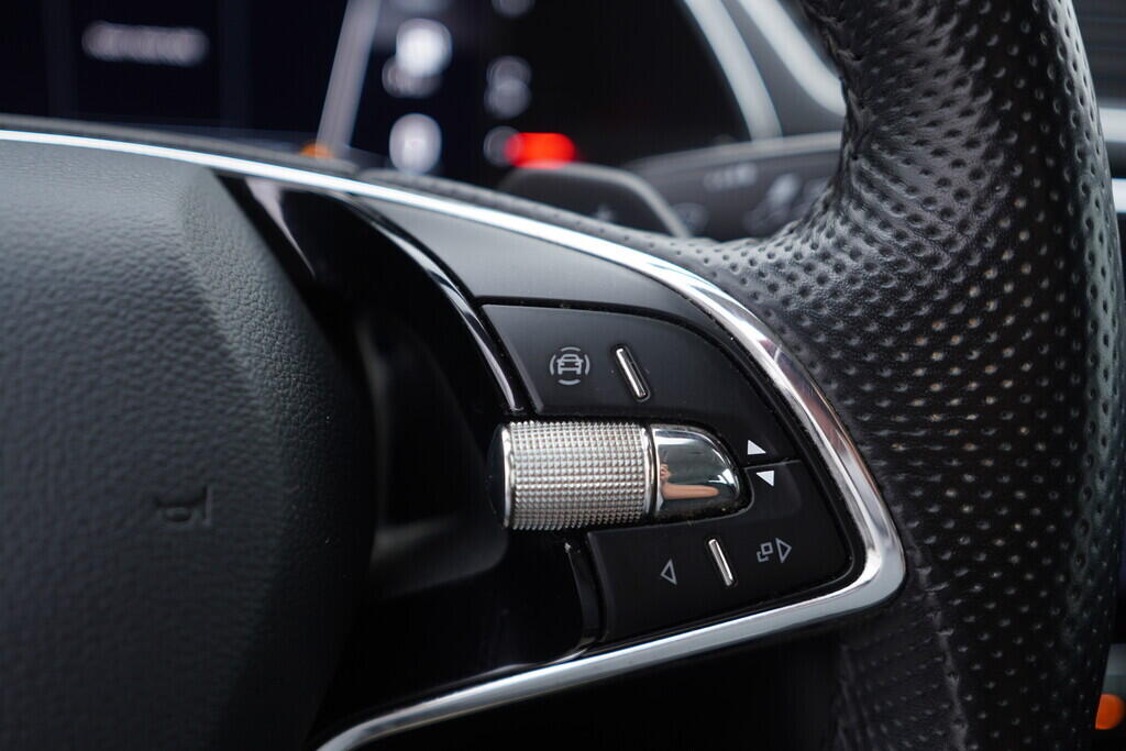 OV190V08442_28.webp_SUPERB Style 2.0 TSI 140 kW automat