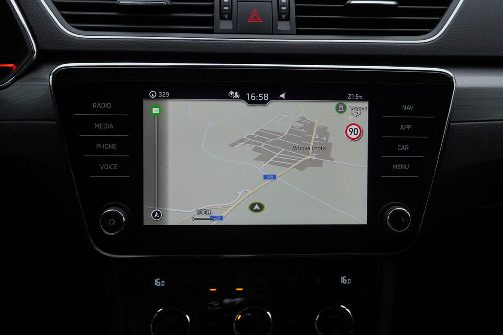 OV190V08442_36.webp_SUPERB Style 2.0 TSI 140 kW automat