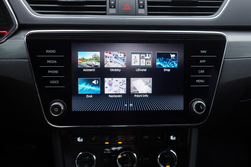 OV190V08442_37.webp_SUPERB Style 2.0 TSI 140 kW automat