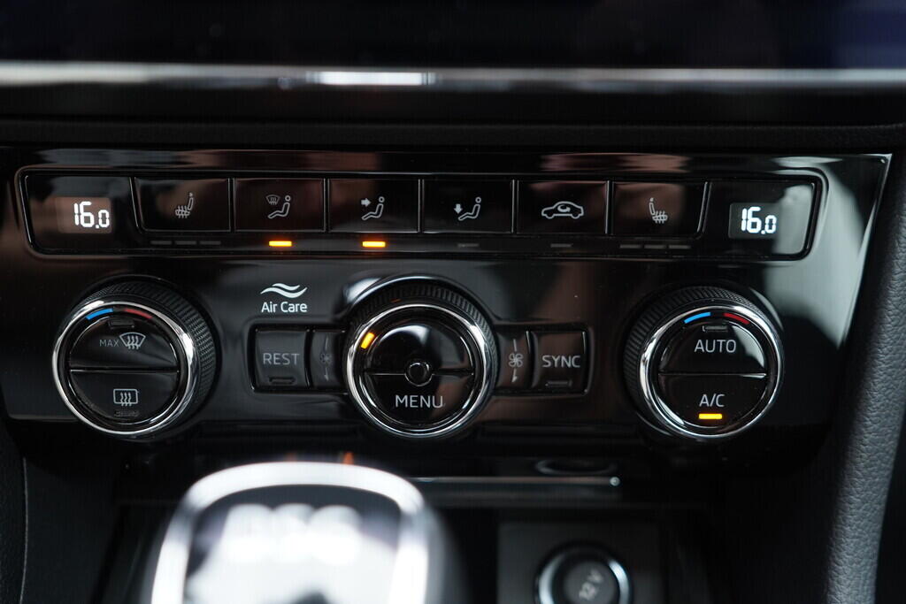OV190V08442_38.webp_SUPERB Style 2.0 TSI 140 kW automat