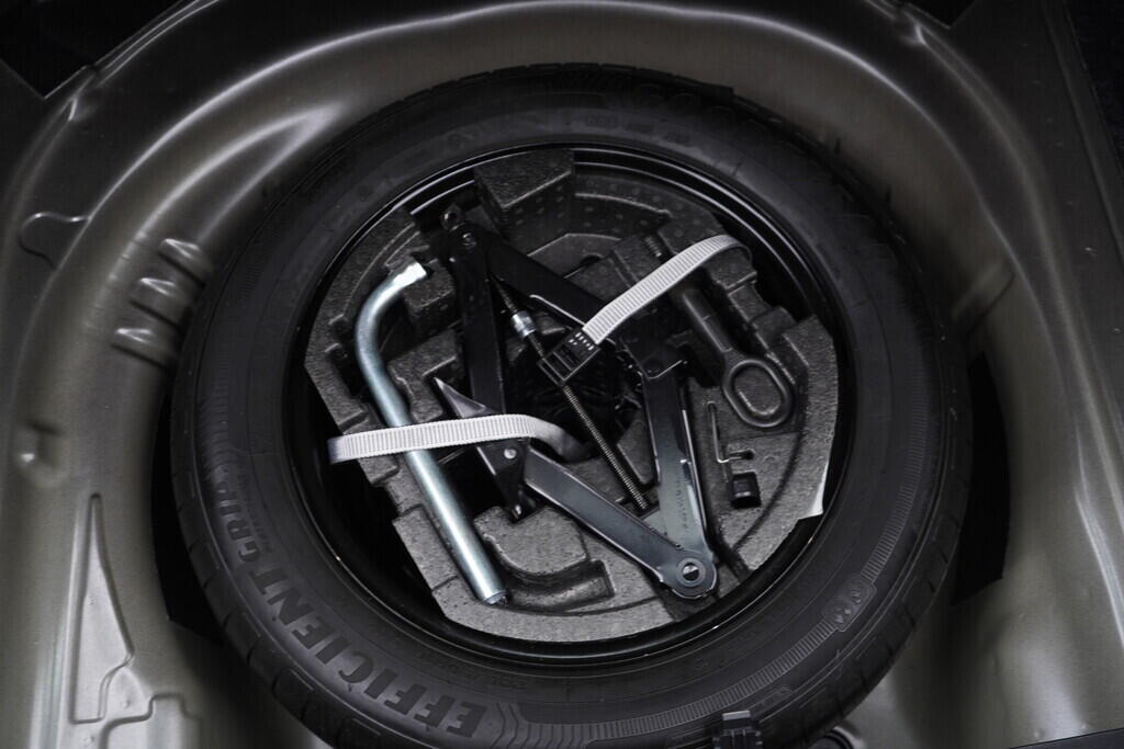 OV190V08442_47.webp_SUPERB Style 2.0 TSI 140 kW automat
