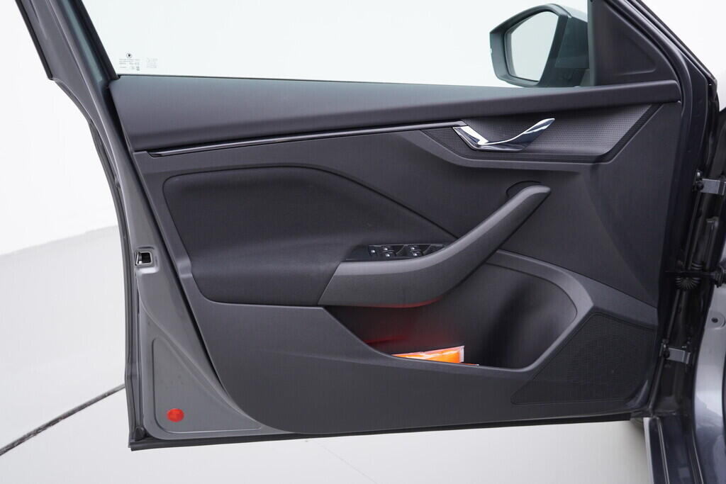 OV190V08451_19.webp_SCALA Ambition 1.0 TSI 81 kW manuál, DPH