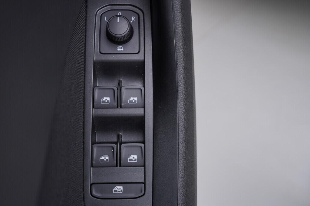 OV190V08451_20.webp_SCALA Ambition 1.0 TSI 81 kW manuál, DPH