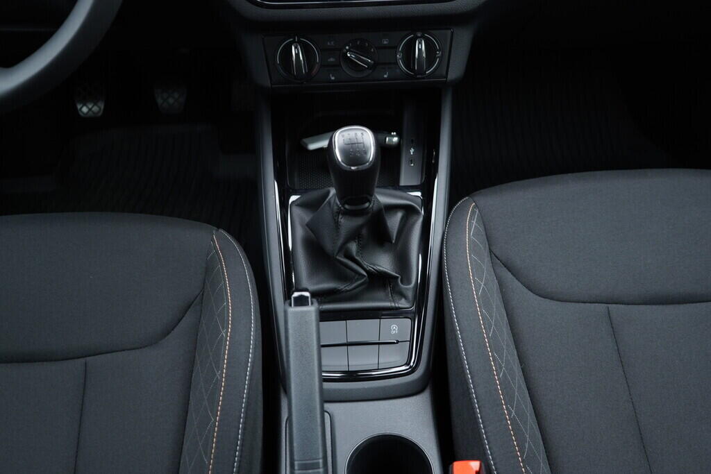 OV190V08451_32.webp_SCALA Ambition 1.0 TSI 81 kW manuál, DPH