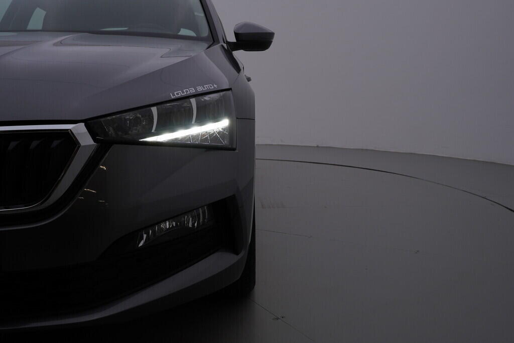 OV190V08451_38.webp_SCALA Ambition 1.0 TSI 81 kW manuál, DPH