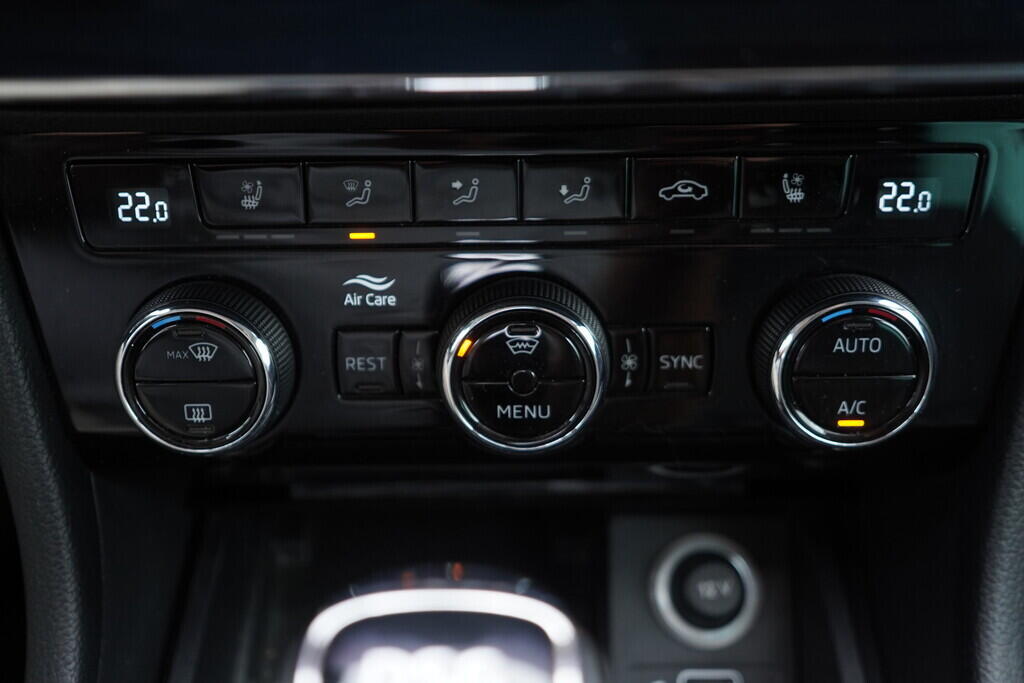 OV190V08458_41.webp_SUPERB L&K 2.0 TDI 140 kW automat