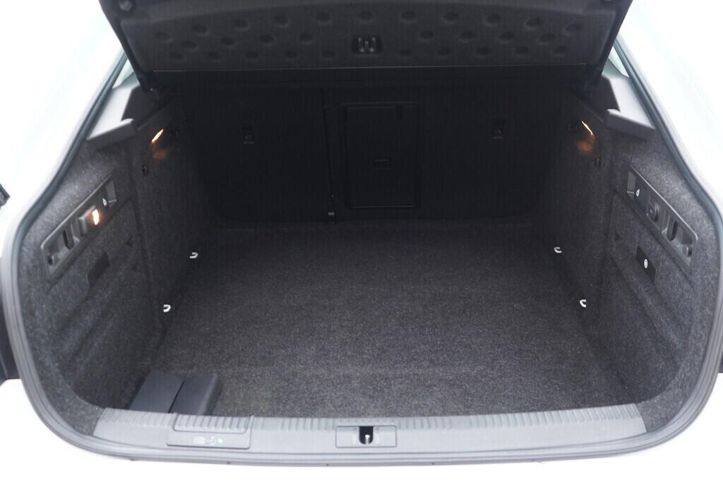 OV190V08458_47.webp_SUPERB L&K 2.0 TDI 140 kW automat