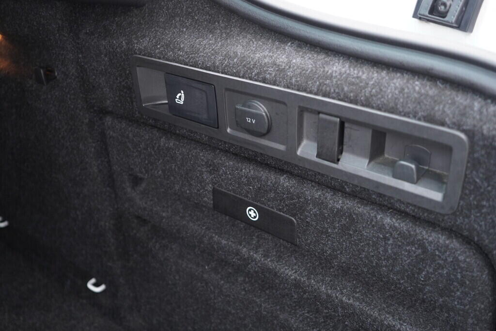 OV190V08458_49.webp_SUPERB L&K 2.0 TDI 140 kW automat
