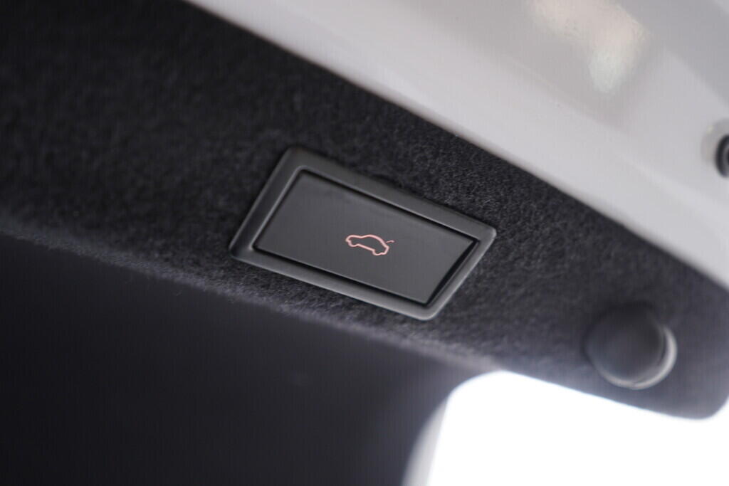 OV190V08458_51.webp_SUPERB L&K 2.0 TDI 140 kW automat