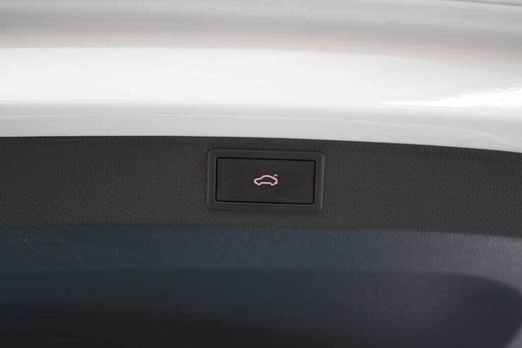 OV190V08467_46.webp_KAROQ Ambition 1.5 TSI 110 kW manuál, DPH