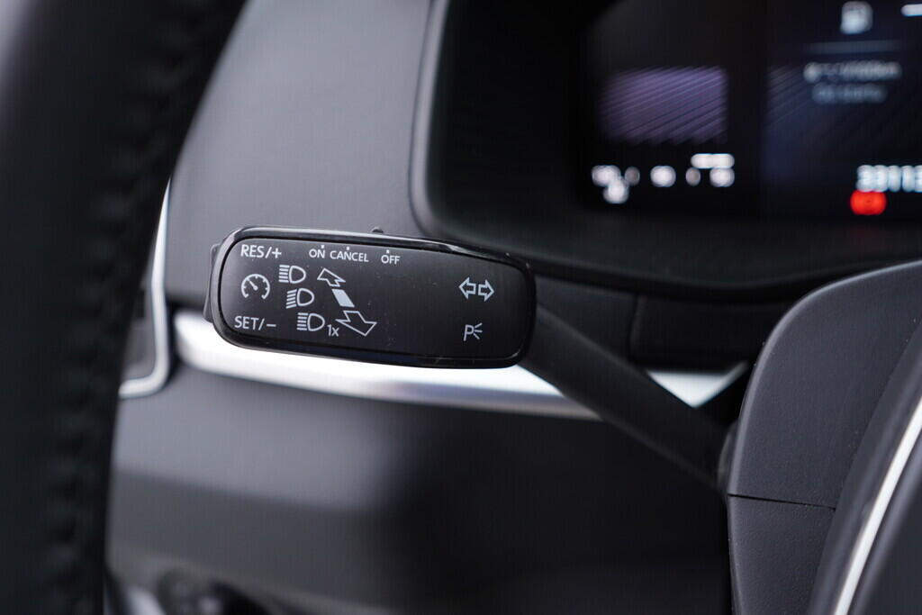 OV190V08469_23.webp_KAROQ Ambition 1.0 TSI 81 kW manuál, DPH