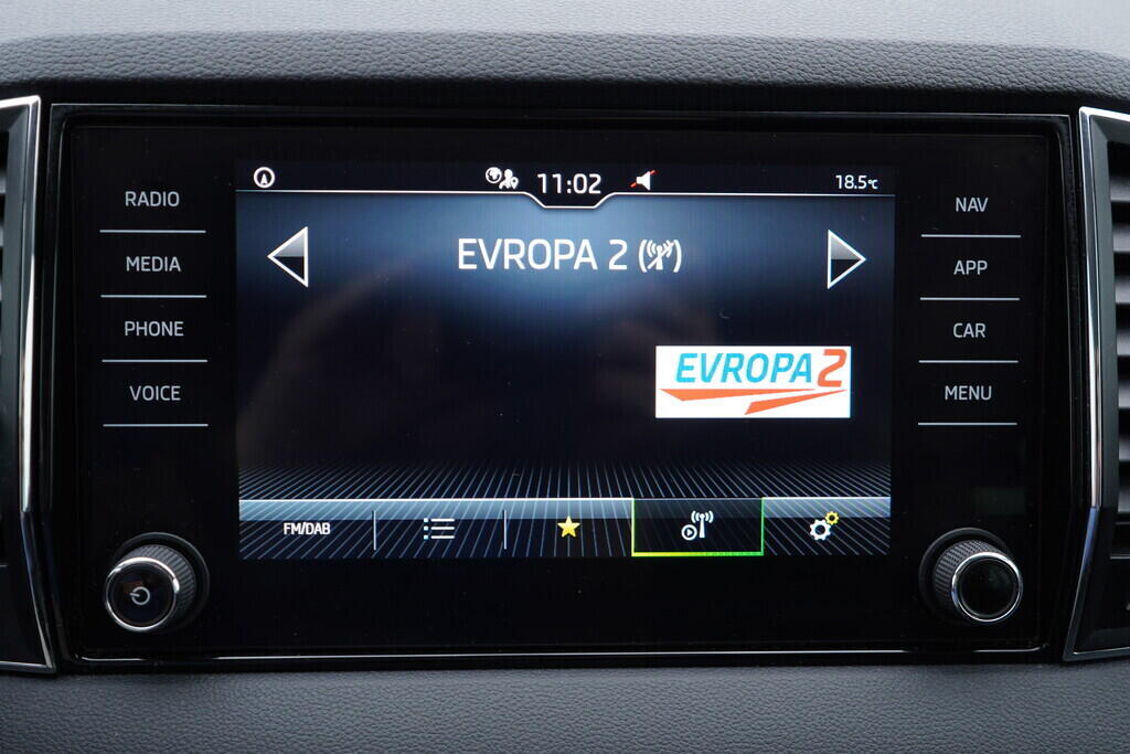 OV190V08469_30.webp_KAROQ Ambition 1.0 TSI 81 kW manuál, DPH